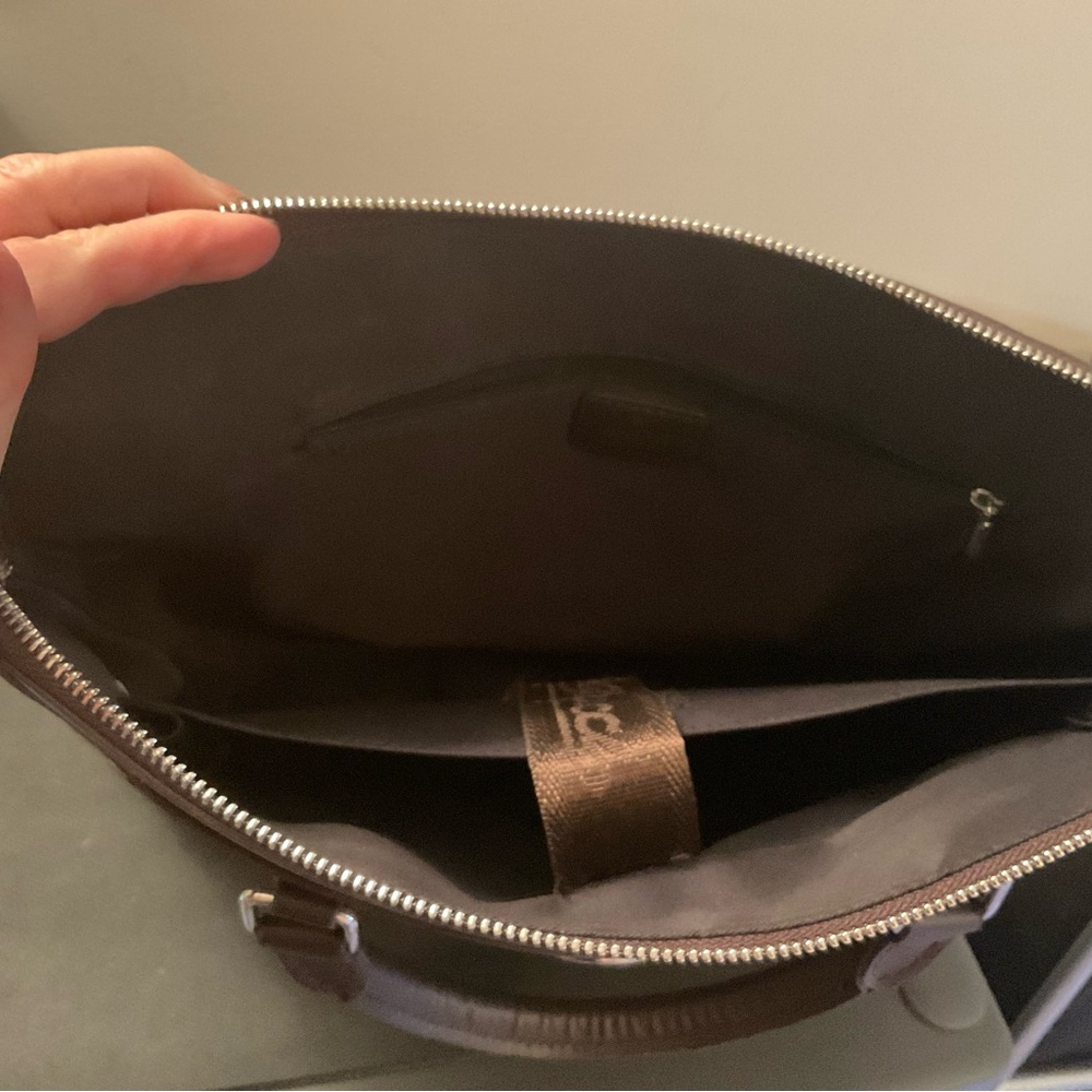 Large Handbag - Picture 4 of 4